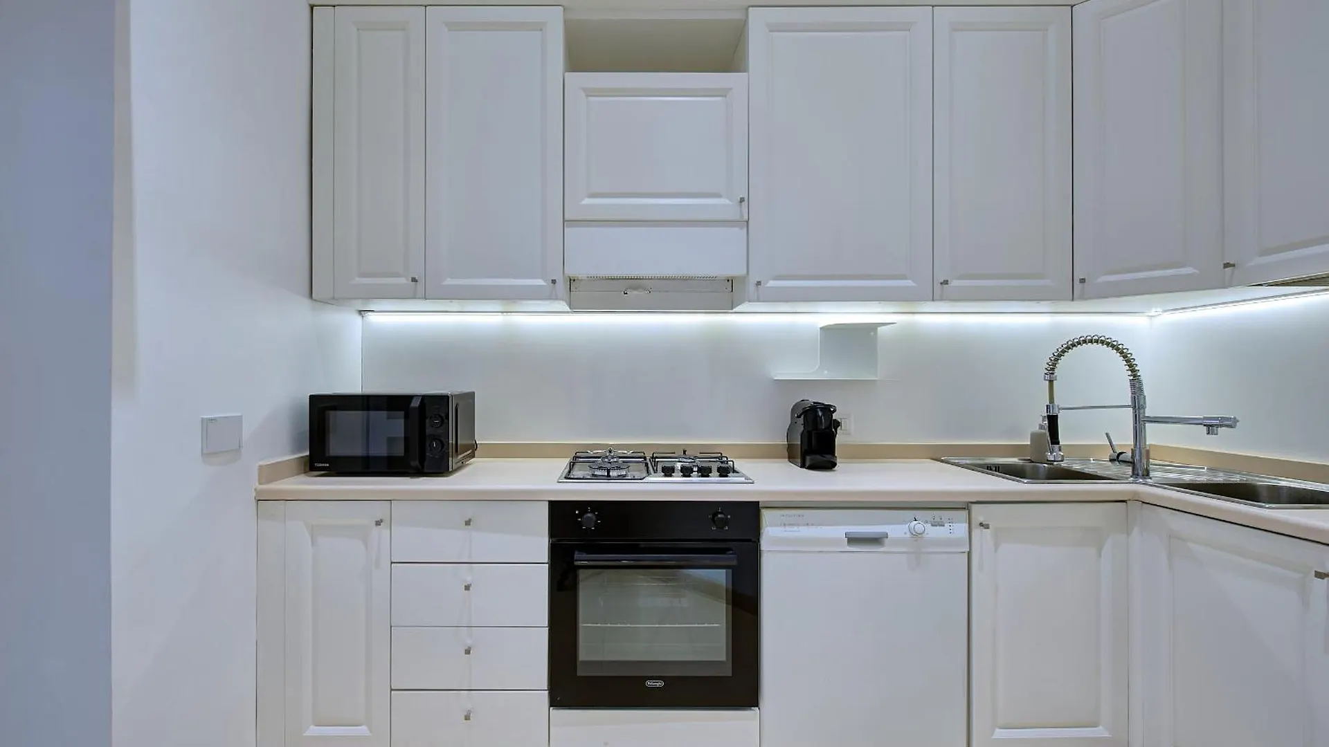 Irex Shining Apartment Near Colosseo Rome 0*,  Italy
