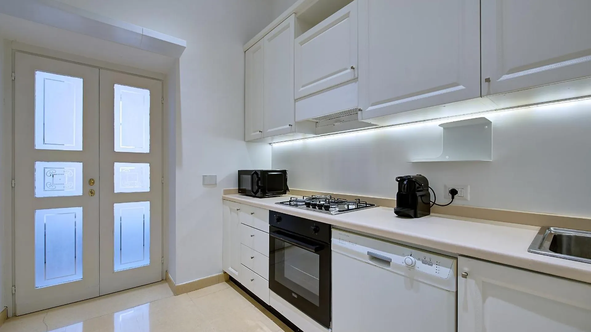 Irex Shining Apartment Near Colosseo Rome