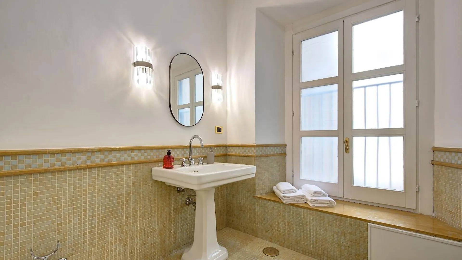 Irex Shining Apartment Near Colosseo Rome